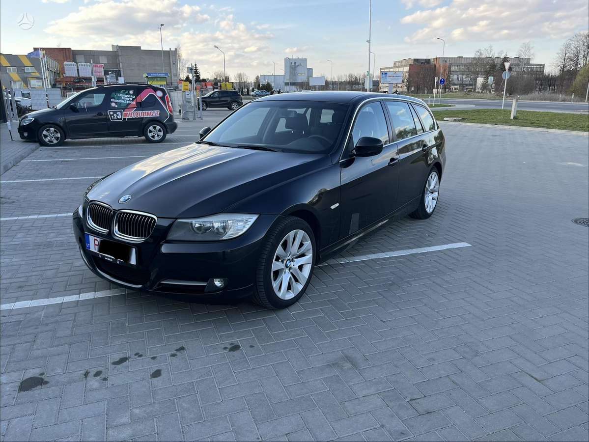 BMW 318, 2012