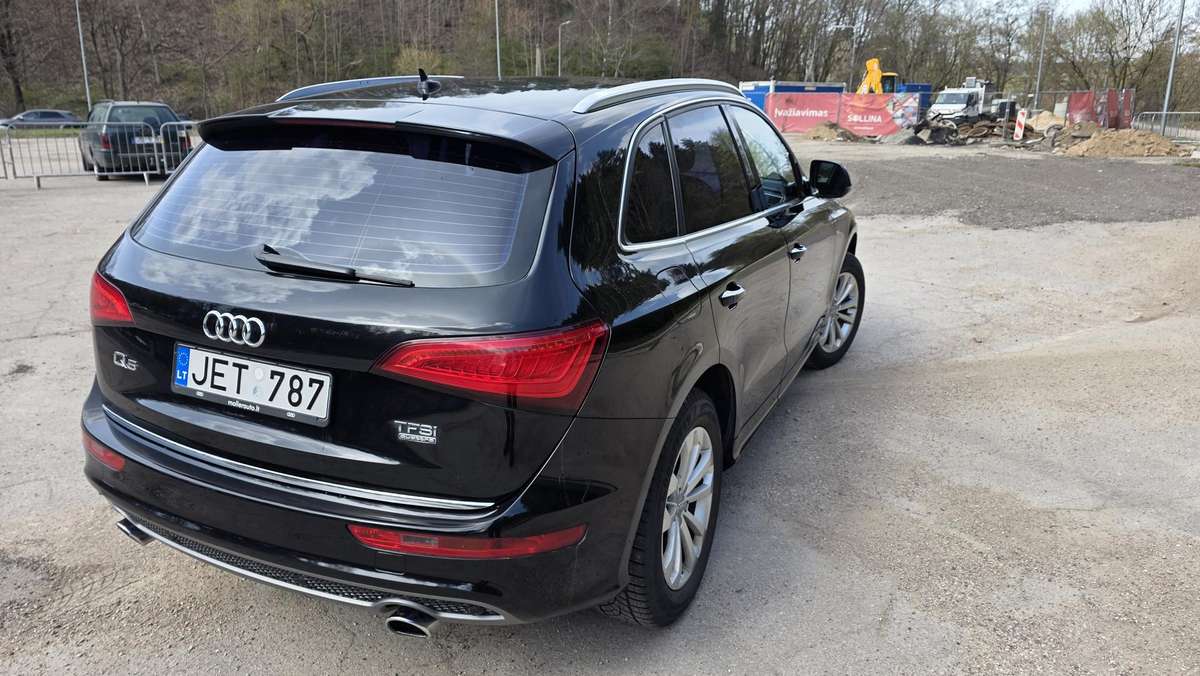 Audi Q5, 2.0 l., Внедорожник / Кроссовер