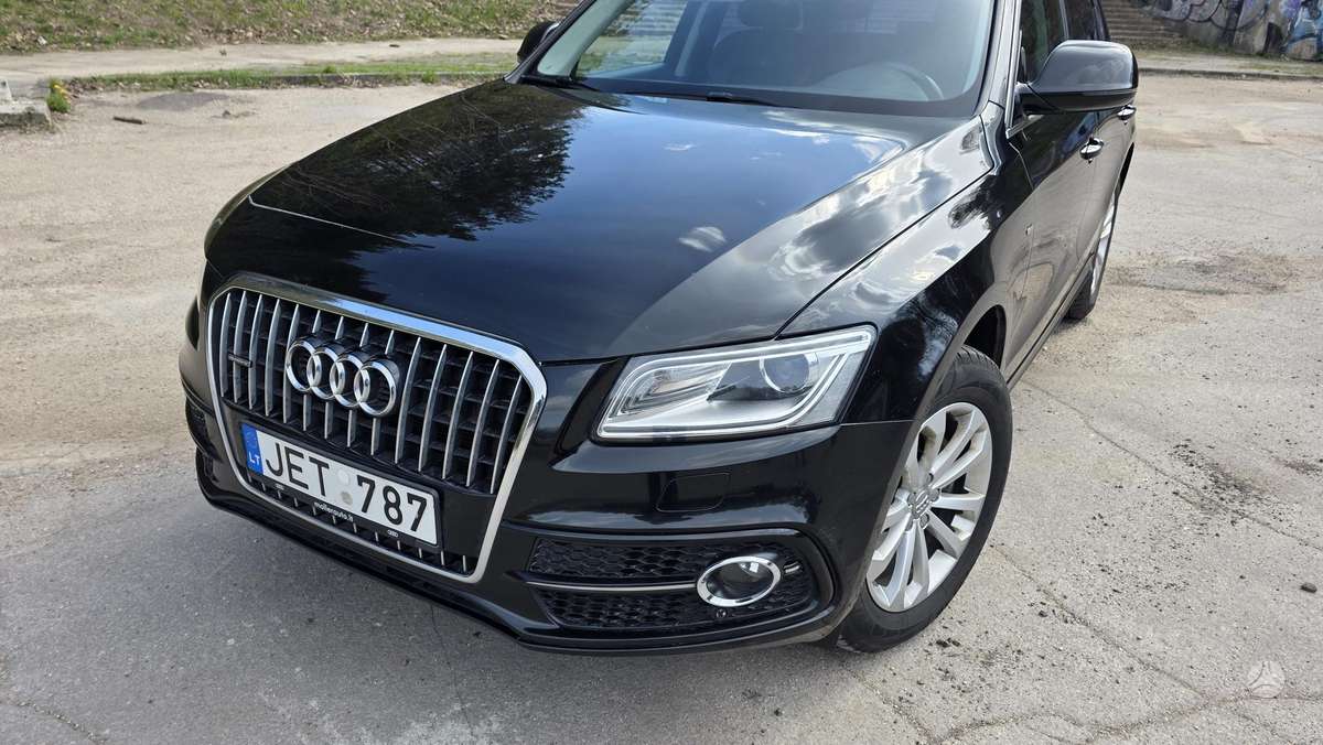 Audi Q5, 2.0 l., off-road / crossover