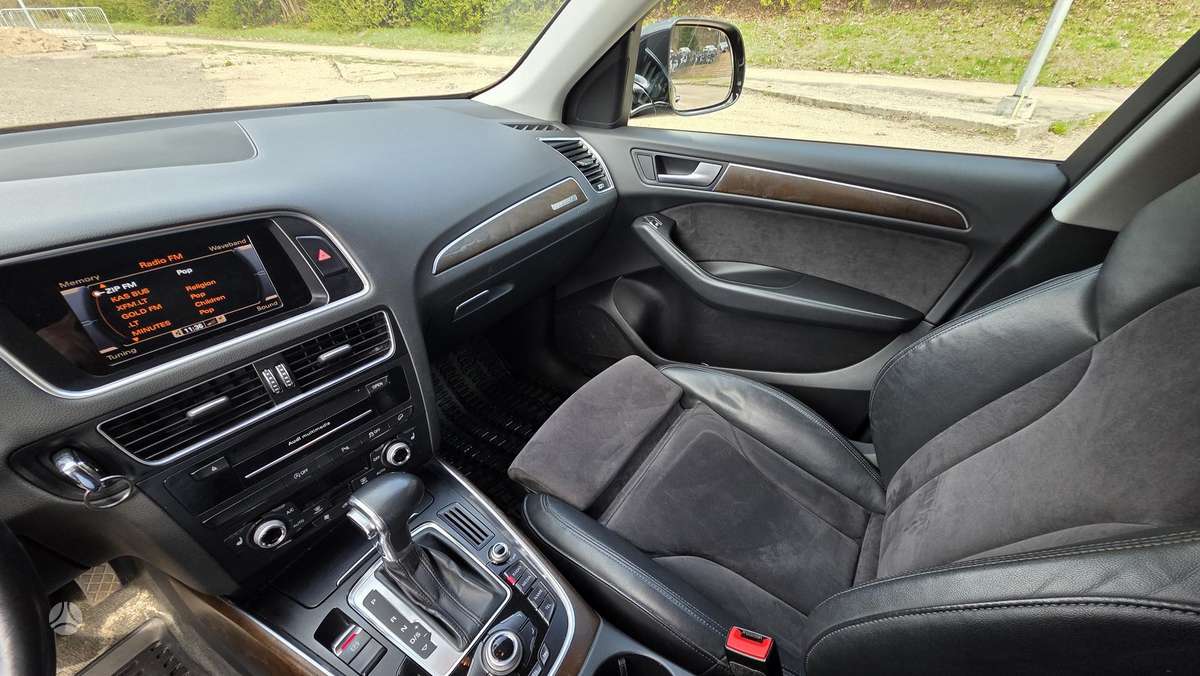 Audi Q5, 2.0 l., Внедорожник / Кроссовер