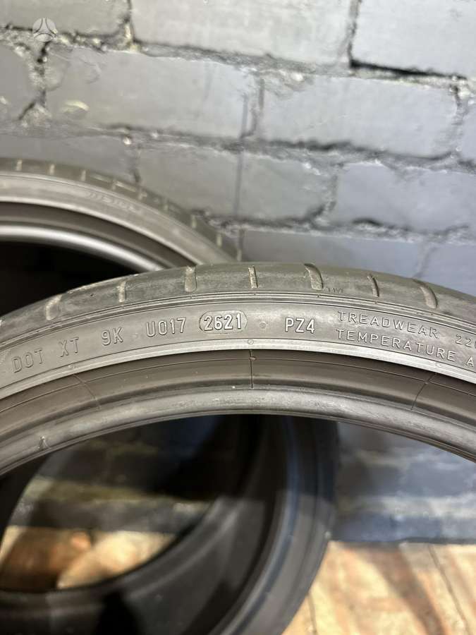 Pirelli P Zero PZ4, летние 235/35 R20