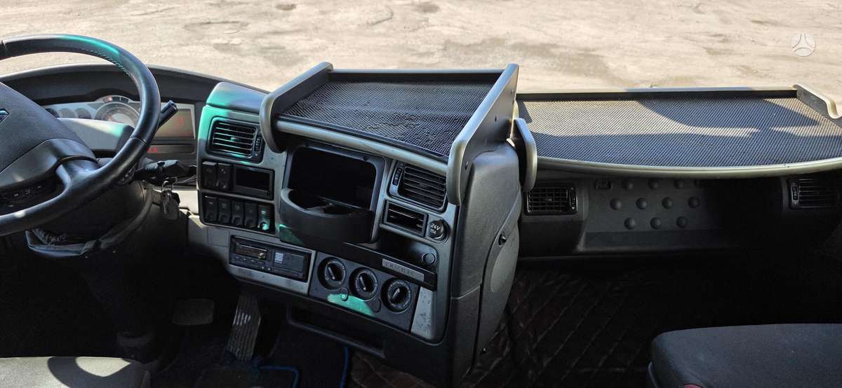 Renault MAGNUM 440, double sleeper