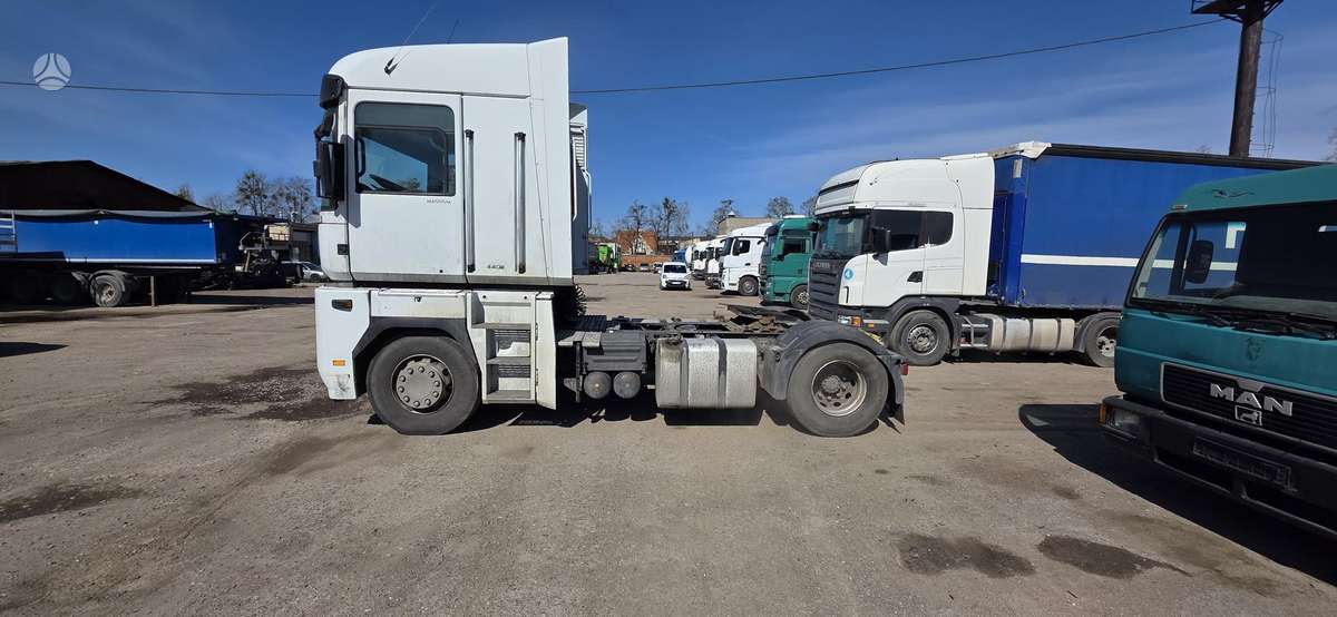 Renault MAGNUM 440, double sleeper