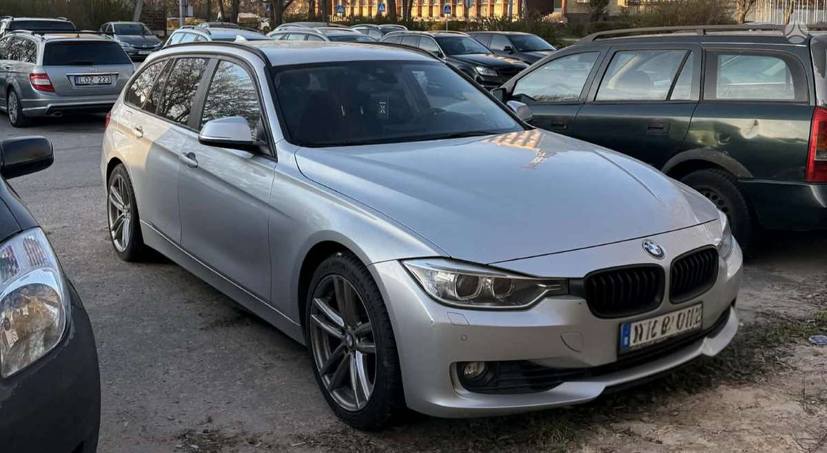 BMW 330, 2013