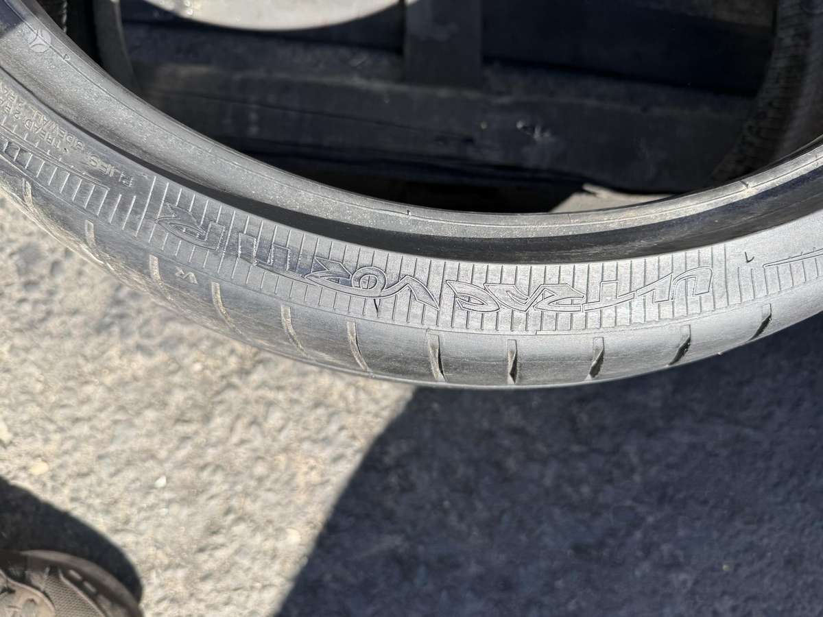 Vredestein, vasarinės 235/30 R20