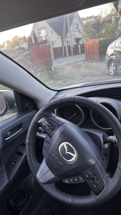 Mazda 3, 1.6 l., hečbekas