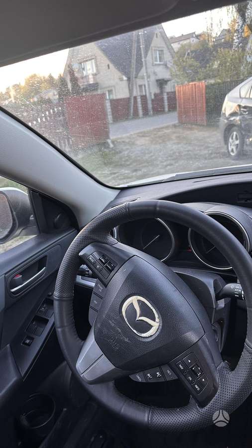 Mazda 3, 1.6 l., Хэтчбек