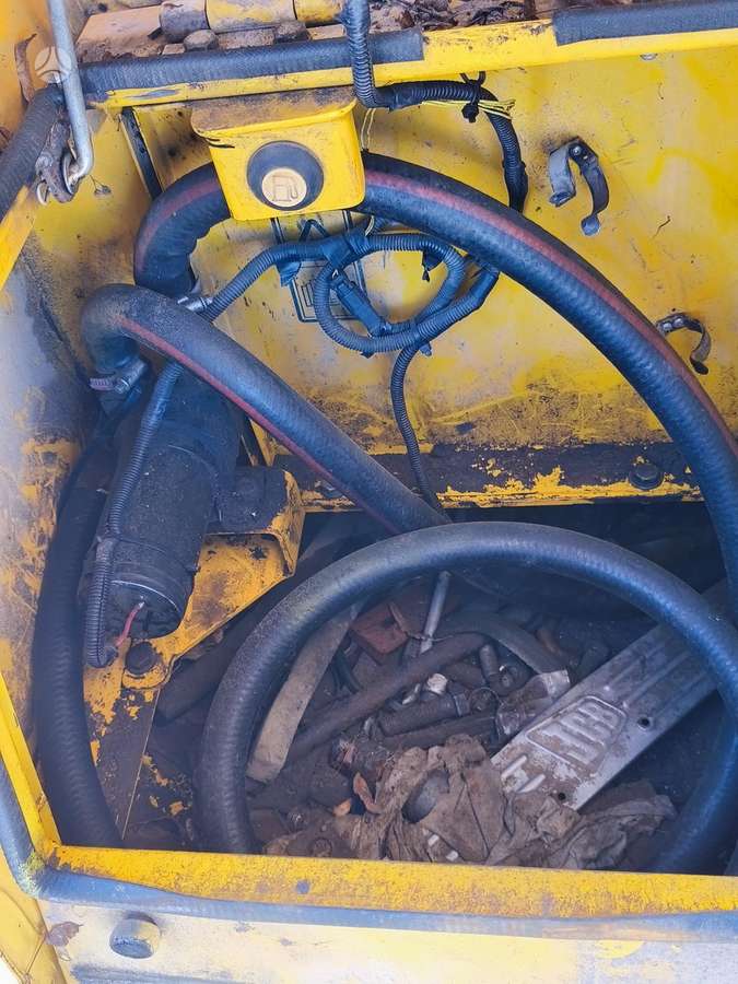 JCB Js220LC, excavator