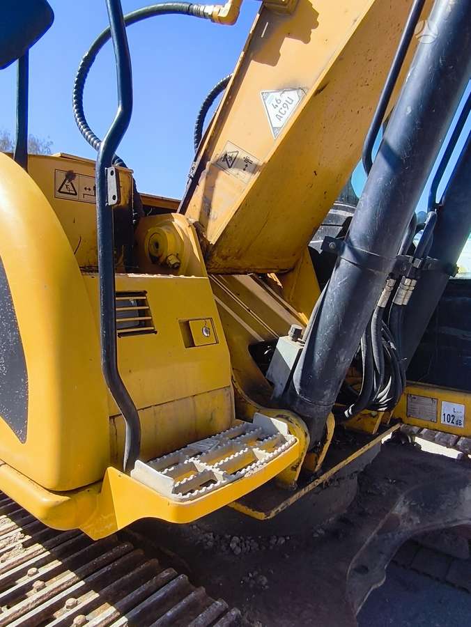 JCB Js220LC, ekskavatoriai