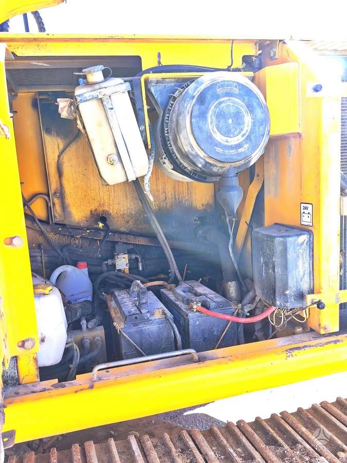 JCB Js220LC, ekskavatoriai