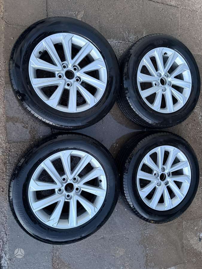 Toyota CHR 2023, light alloy, R17