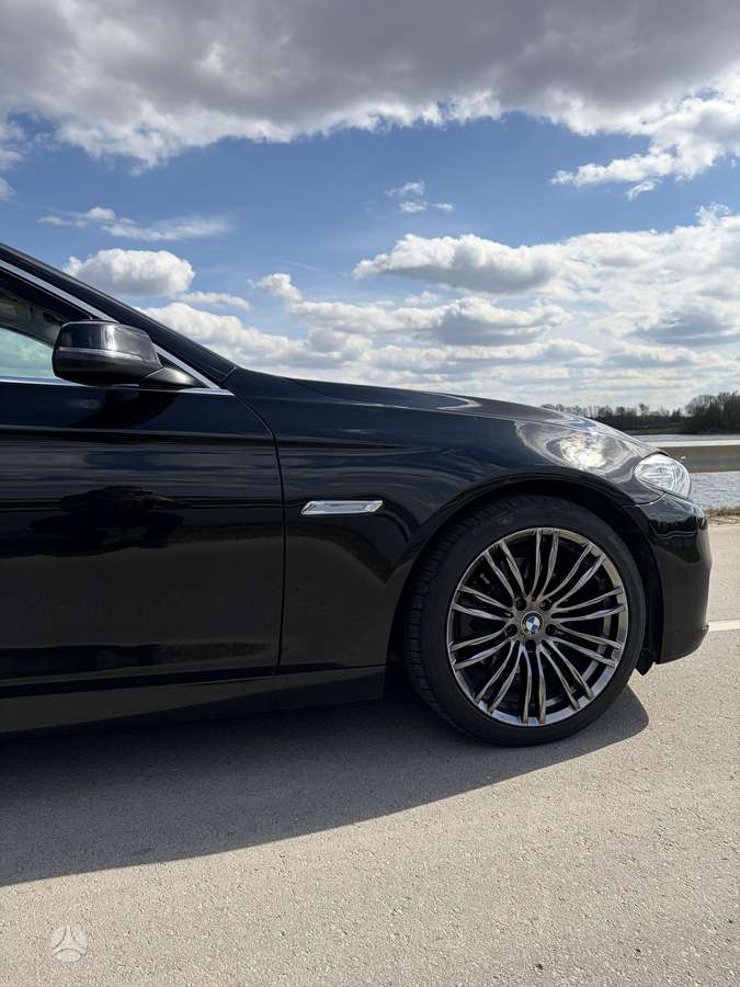 BMW 528, 2.0 l., Седан