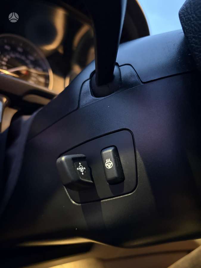 BMW 528, 2.0 l., Седан