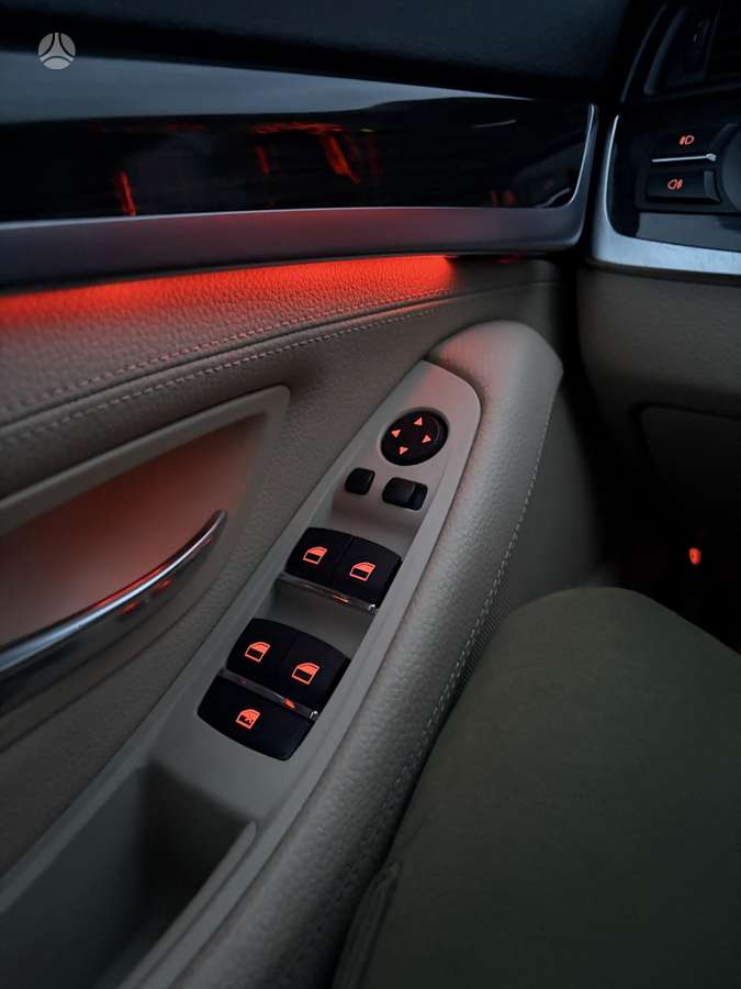 BMW 528, 2.0 l., Седан