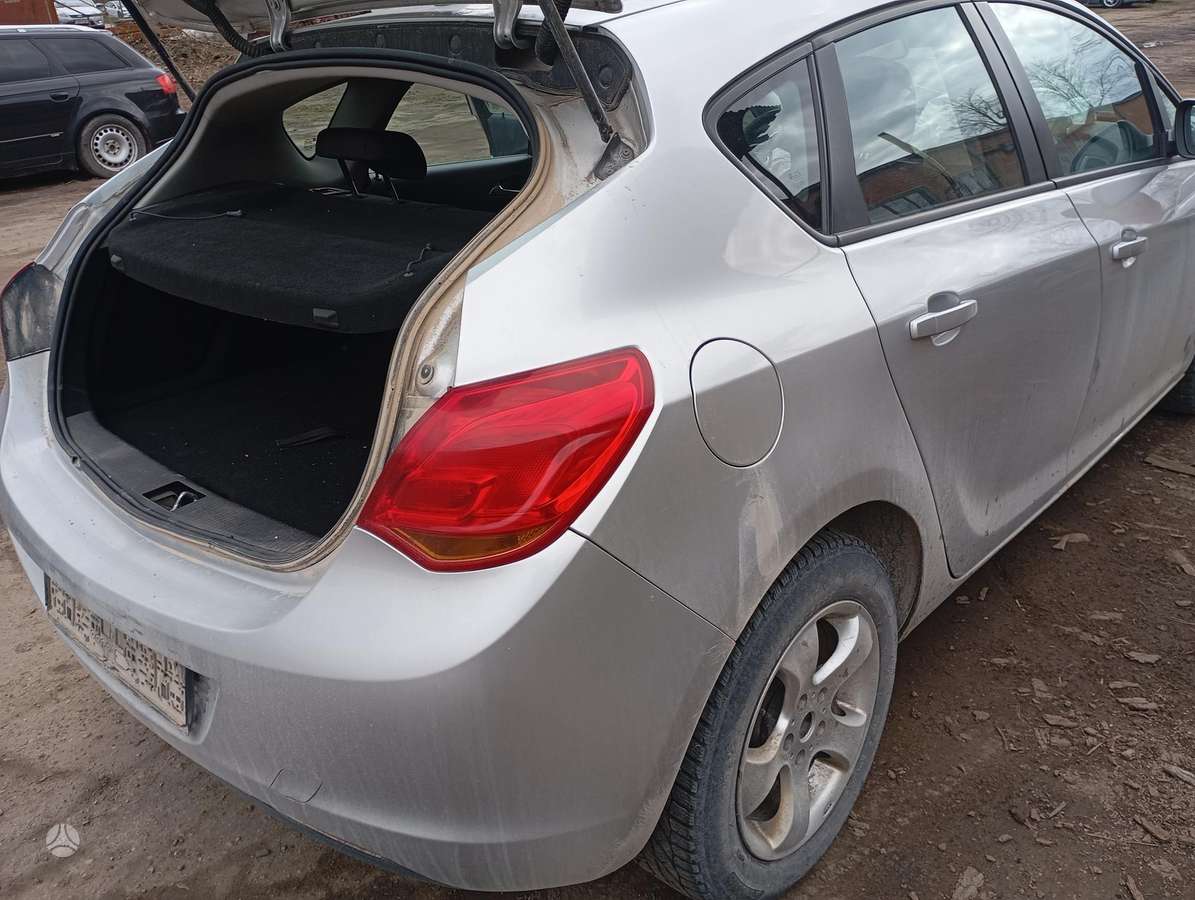 Opel Astra по частям