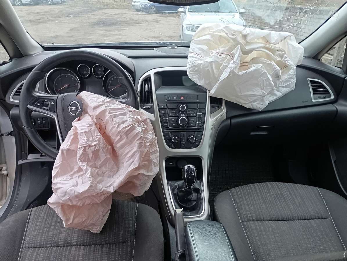 Opel Astra по частям