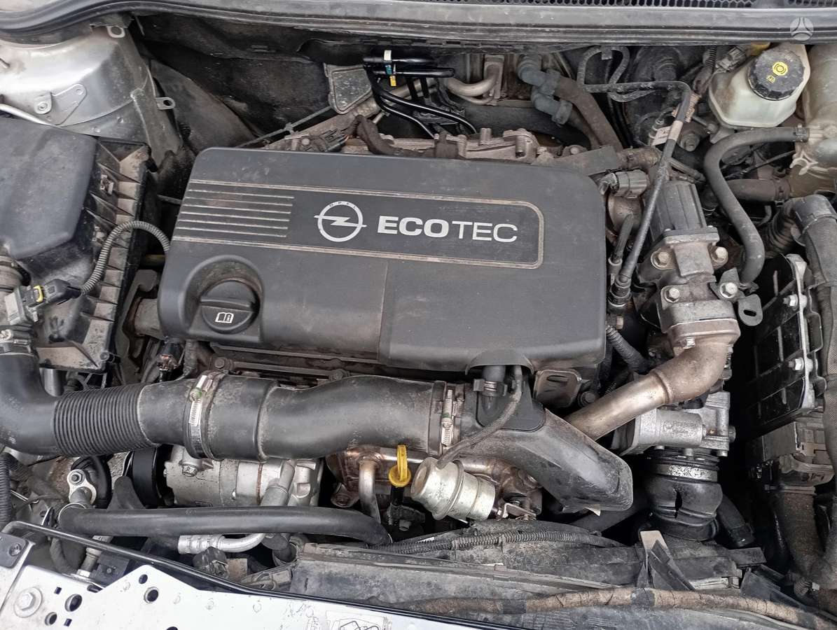 Opel Astra dalimis