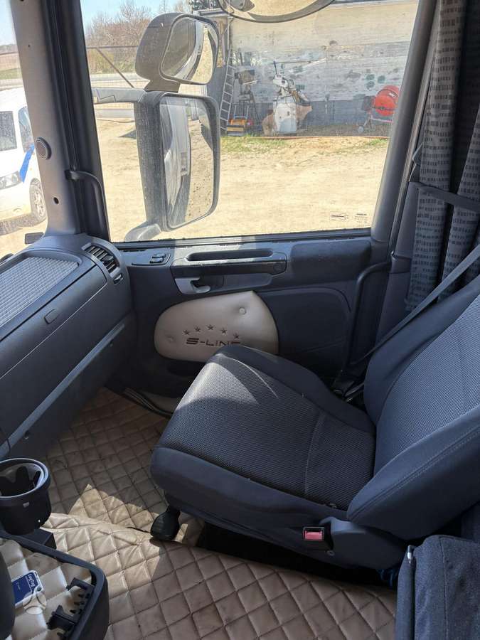 Scania R400, double sleeper