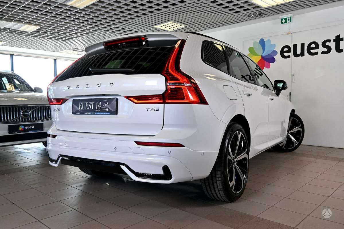 Volvo XC60, off-road / crossover