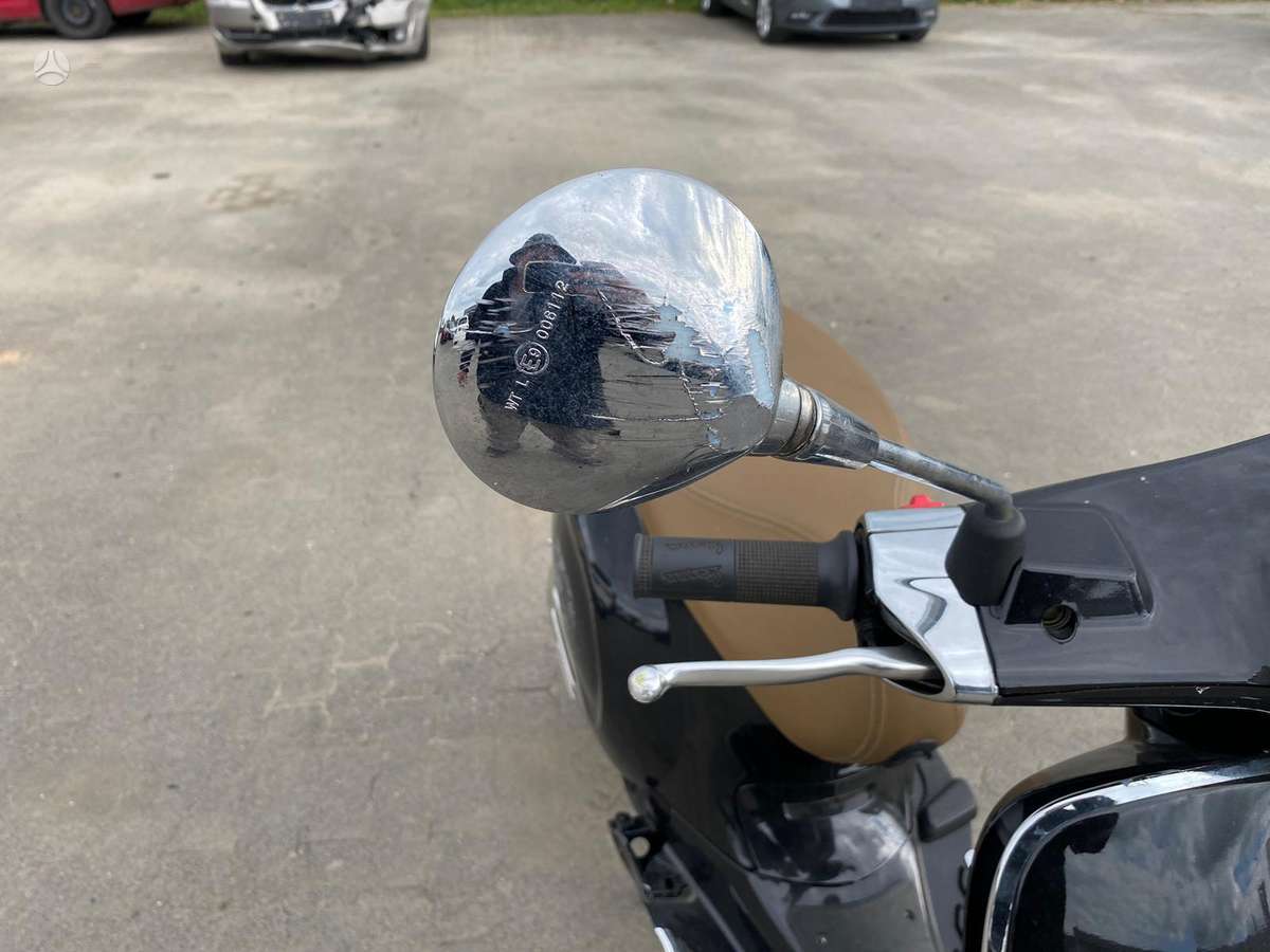 Piaggio Vespa 125cc, scooters / mopeds