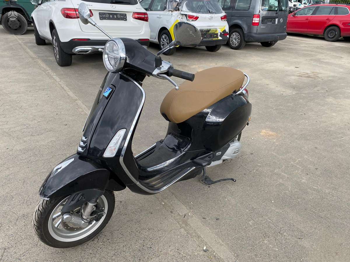 Piaggio Vespa 125cc, scooters / mopeds
