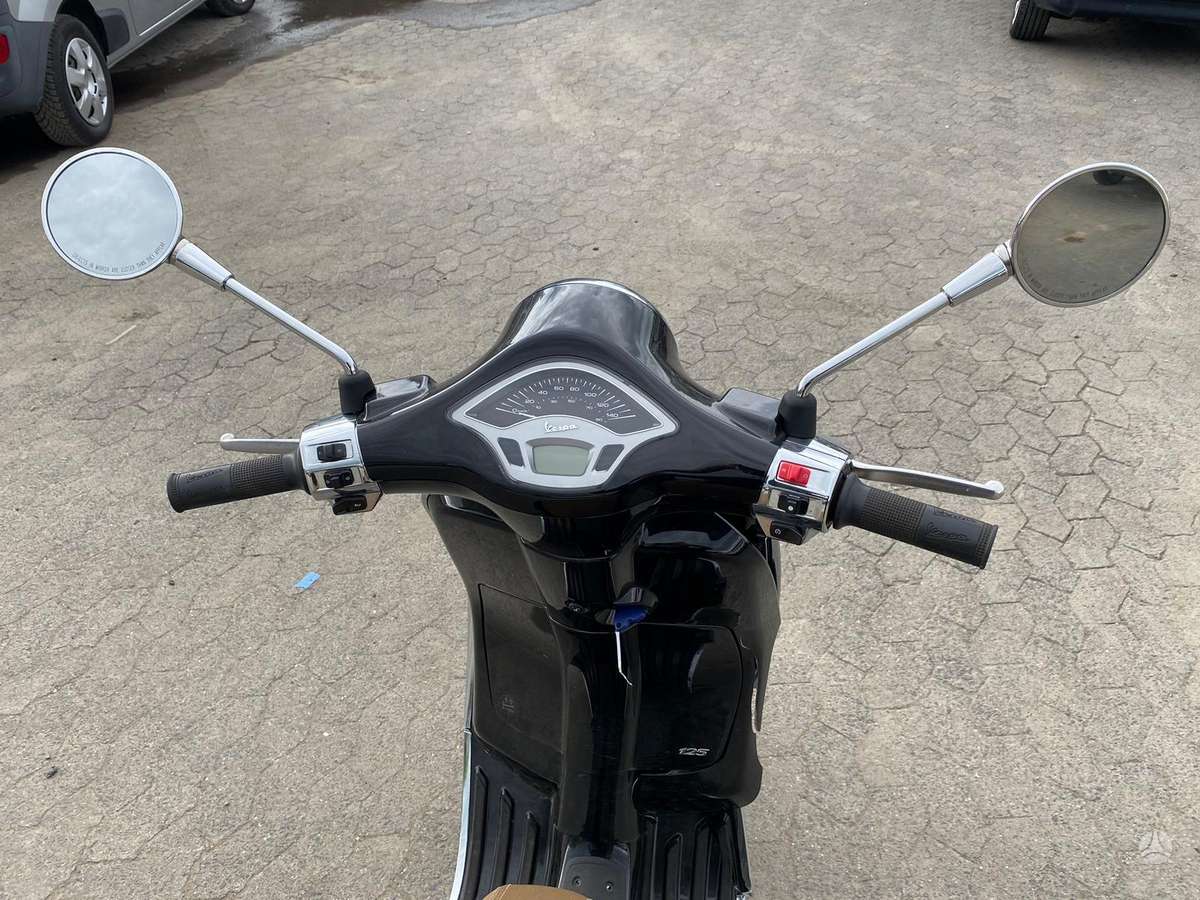 Piaggio Vespa 125cc, мотороллеры / мопеды