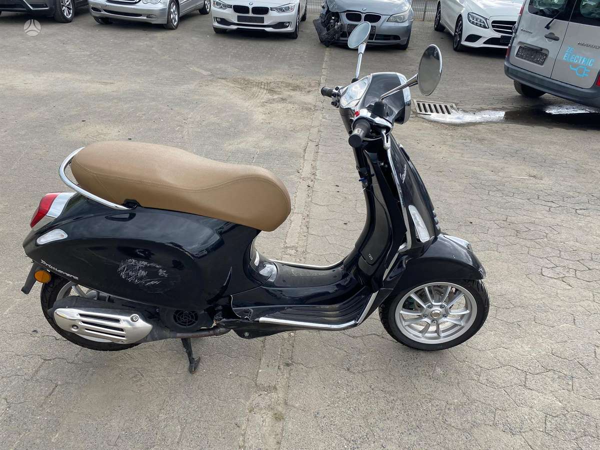 Piaggio Vespa 125cc, мотороллеры / мопеды