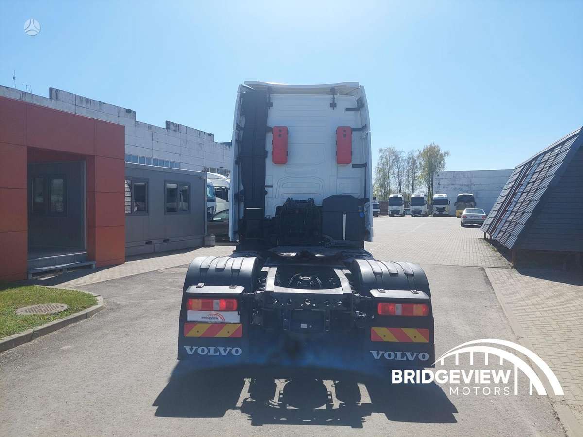 Volvo FH460, double sleeper