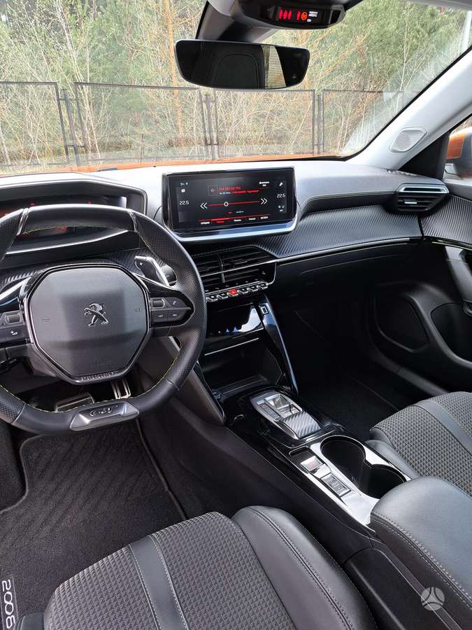 Peugeot 2008 - 11
