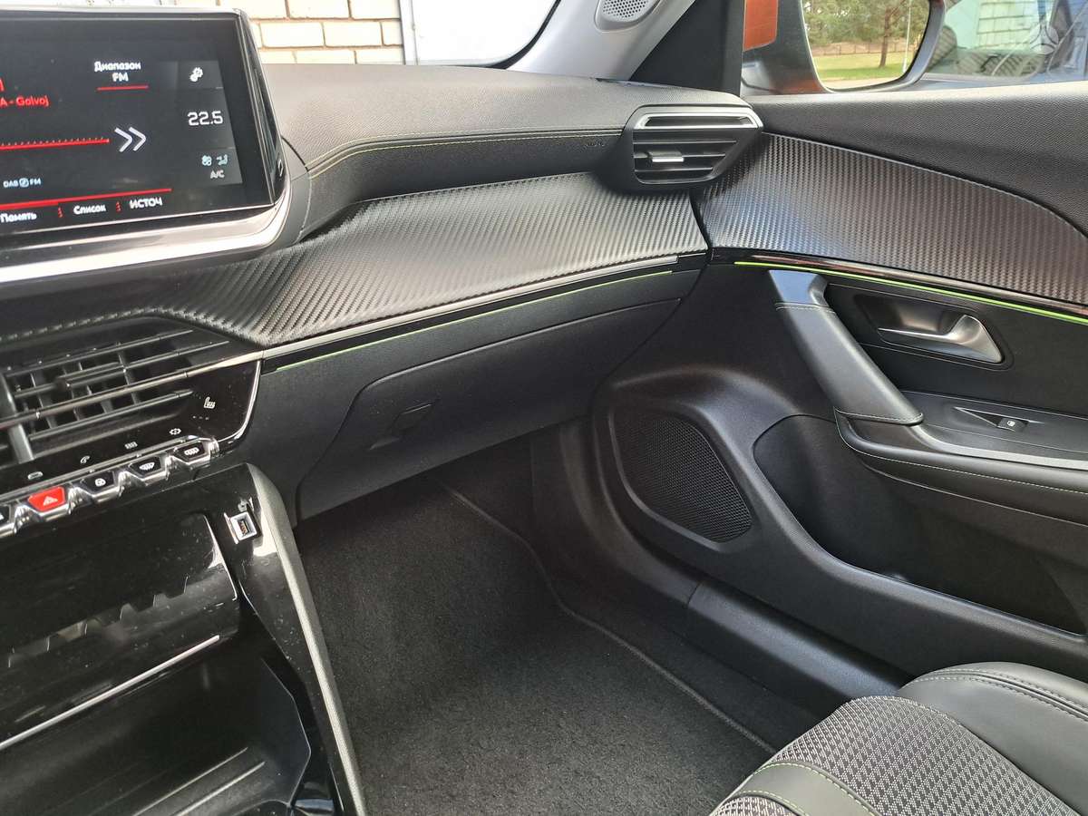Peugeot 2008 - 12