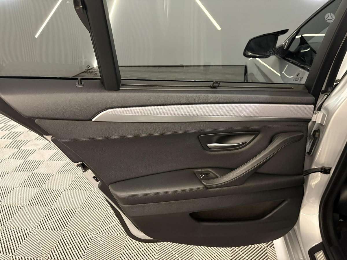 BMW 520, 2.0 l., Седан