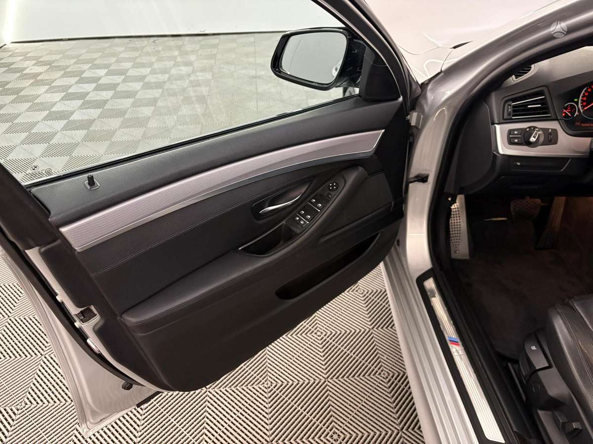 BMW 520, 2.0 l., Седан