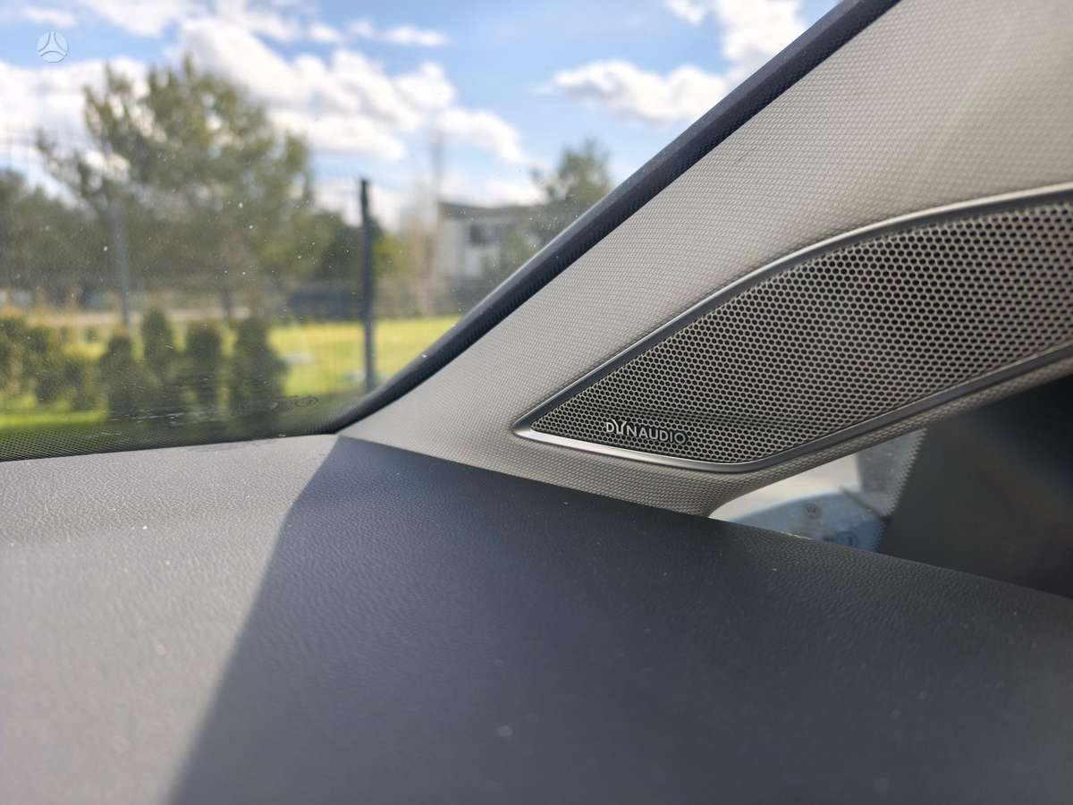 Volkswagen Golf - 11
