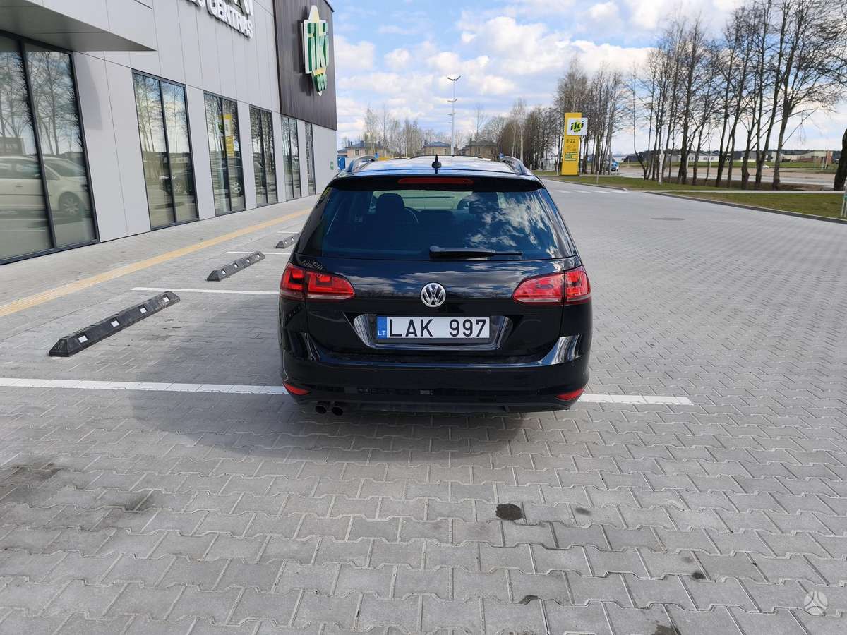 Volkswagen Golf - 6