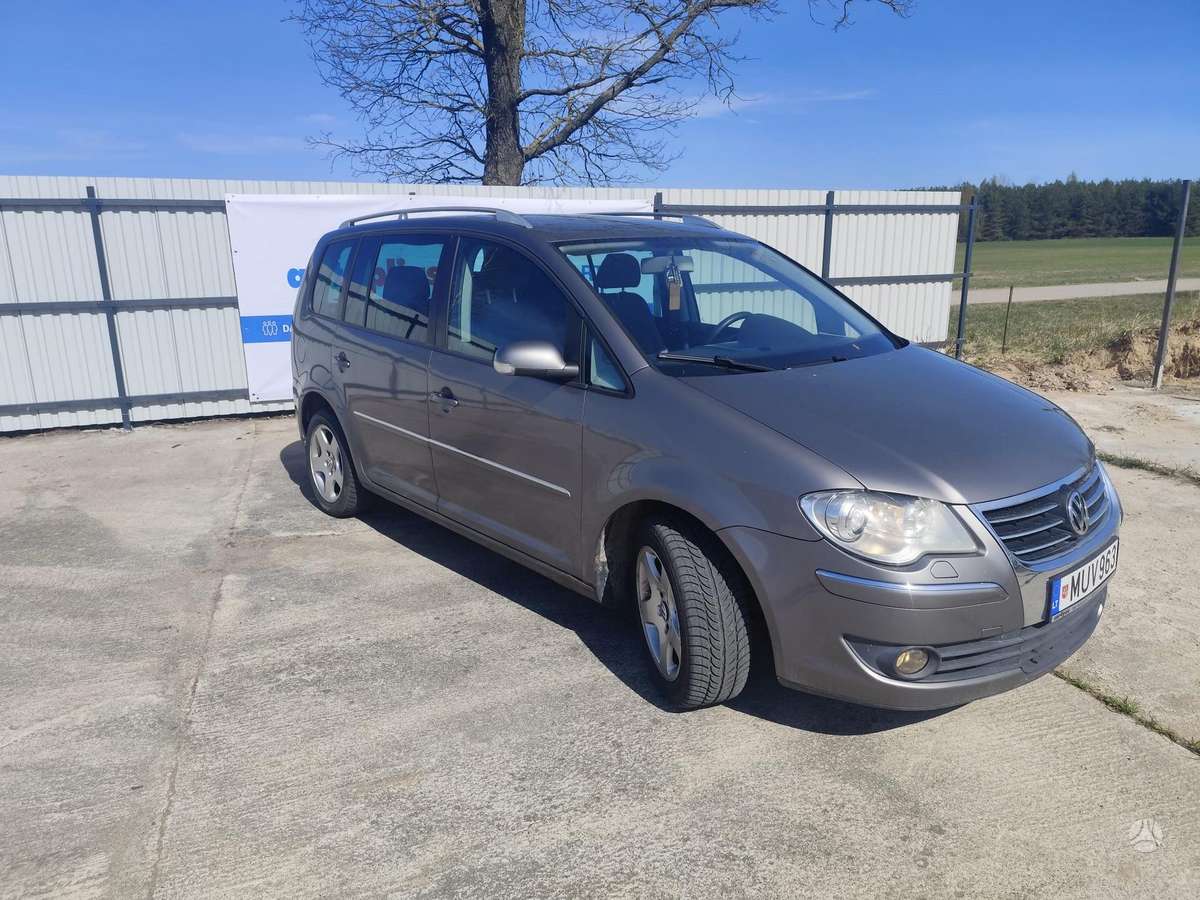 Volkswagen Touran - 3