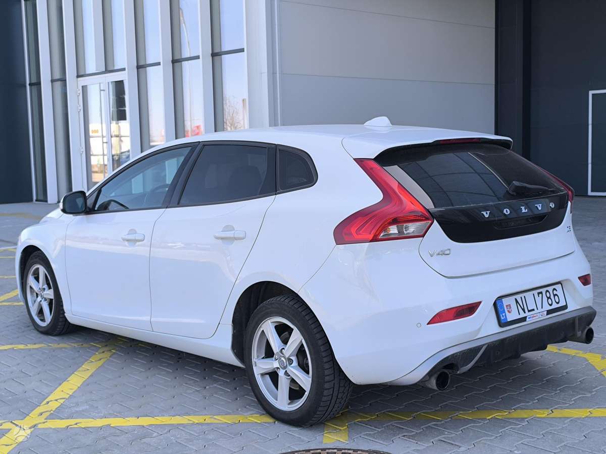Volvo V40, 1.6 l., Хэтчбек