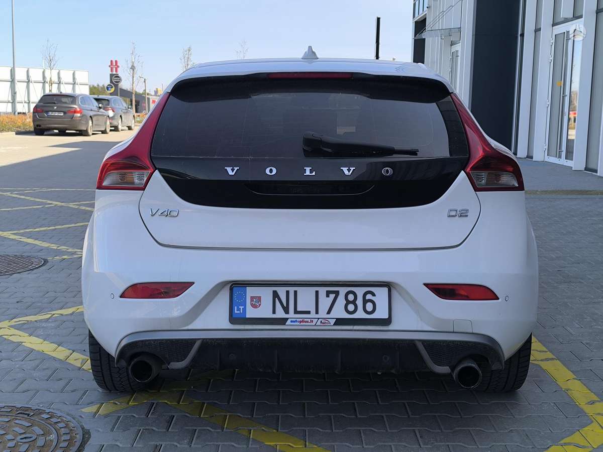 Volvo V40, 1.6 l., Хэтчбек