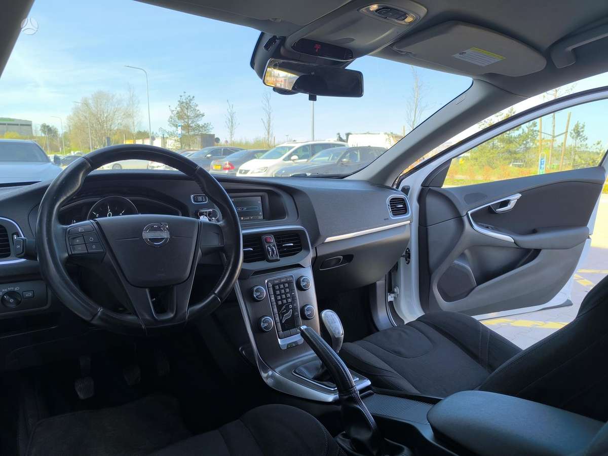 Volvo V40, 1.6 l., Хэтчбек