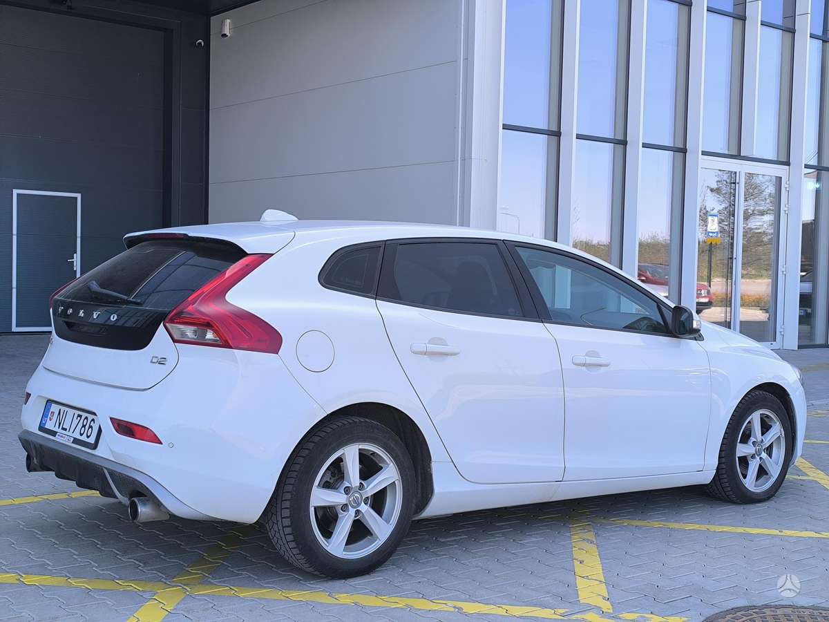 Volvo V40, 1.6 l., Хэтчбек