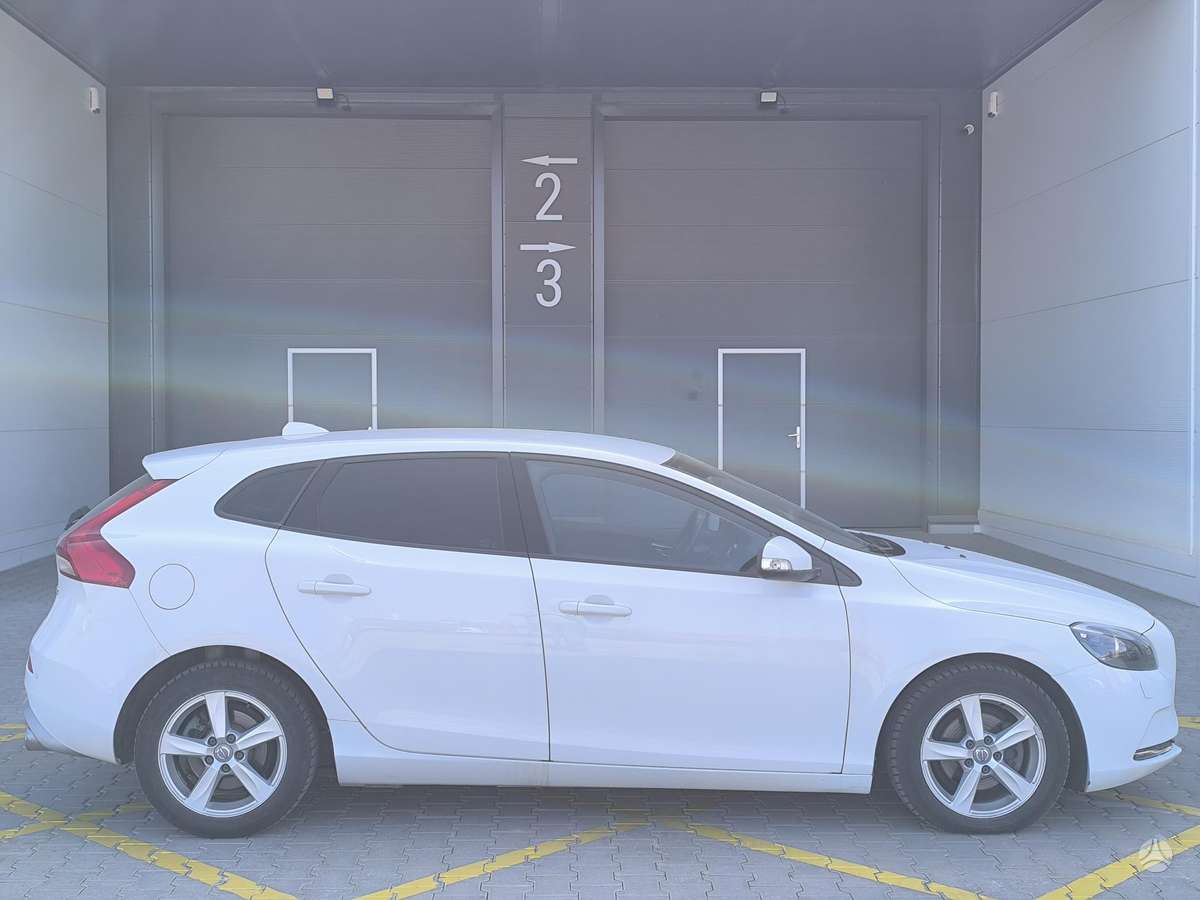 Volvo V40, 1.6 l., Хэтчбек