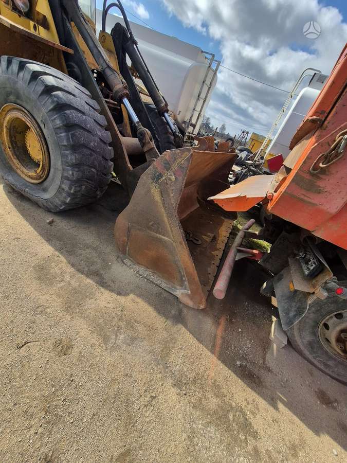 Volvo L90, frontal loader