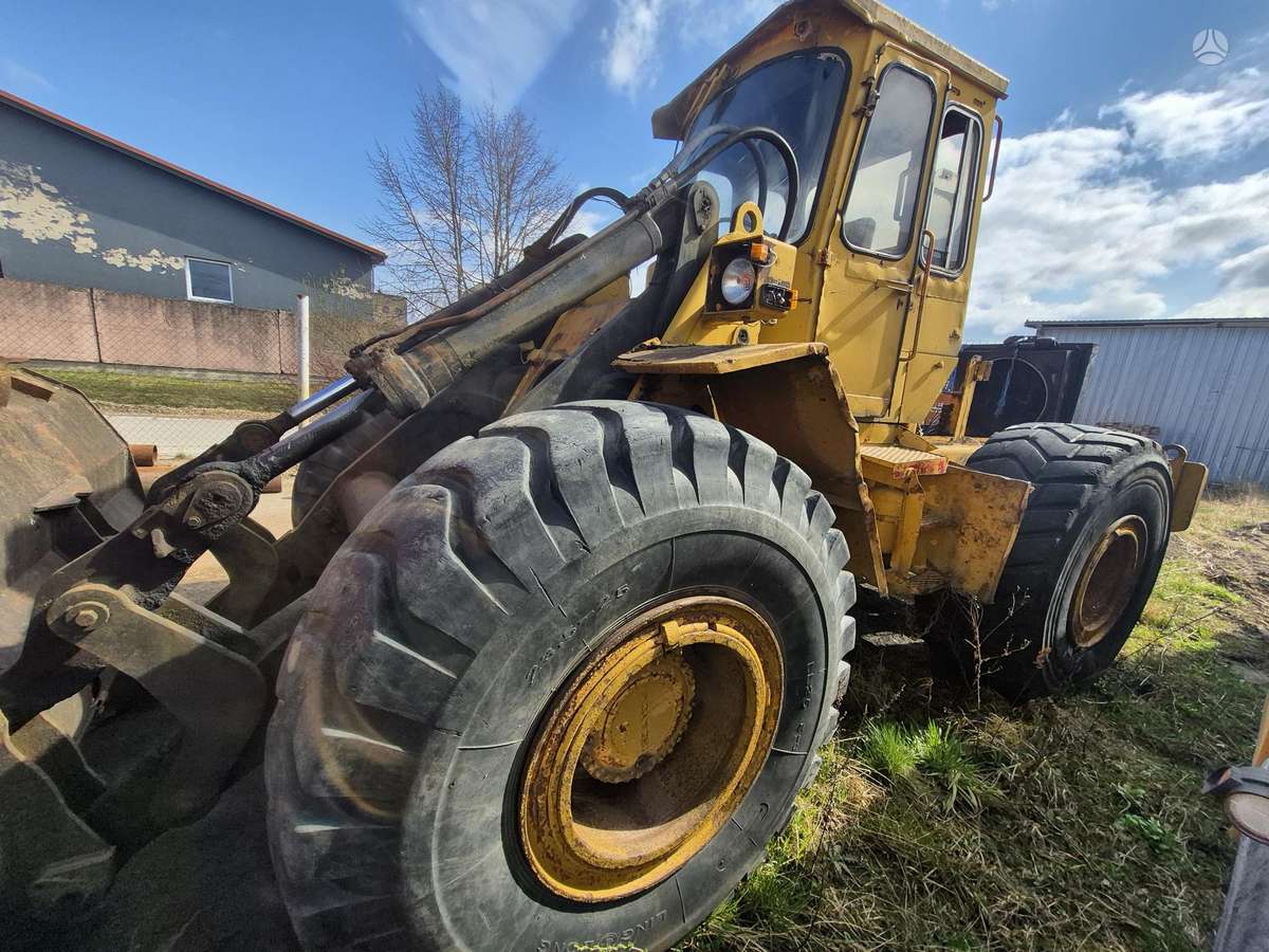 Volvo L90, frontal loader