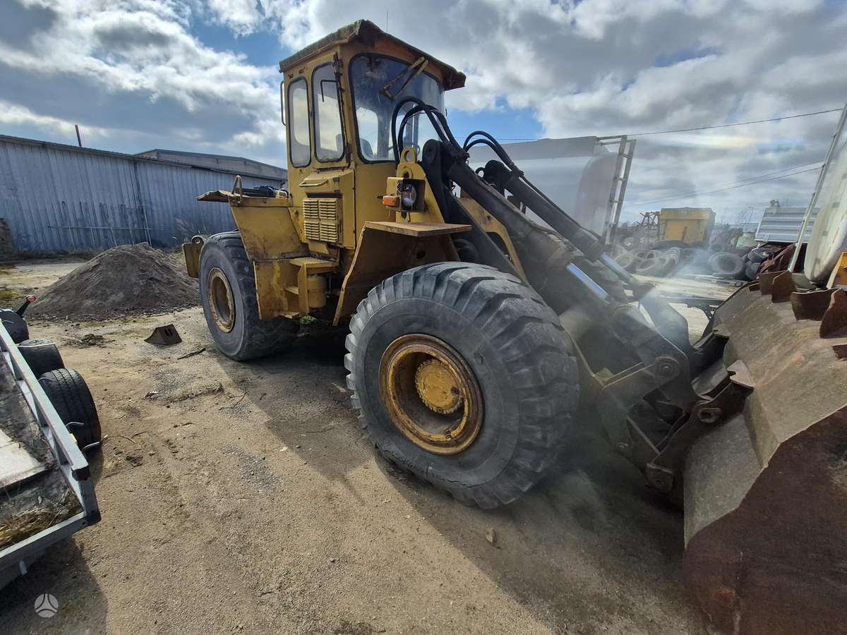 Volvo L90, frontal loader