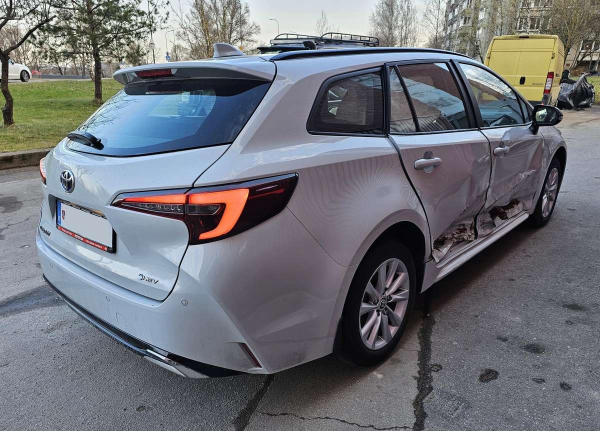 Toyota Corolla - 5