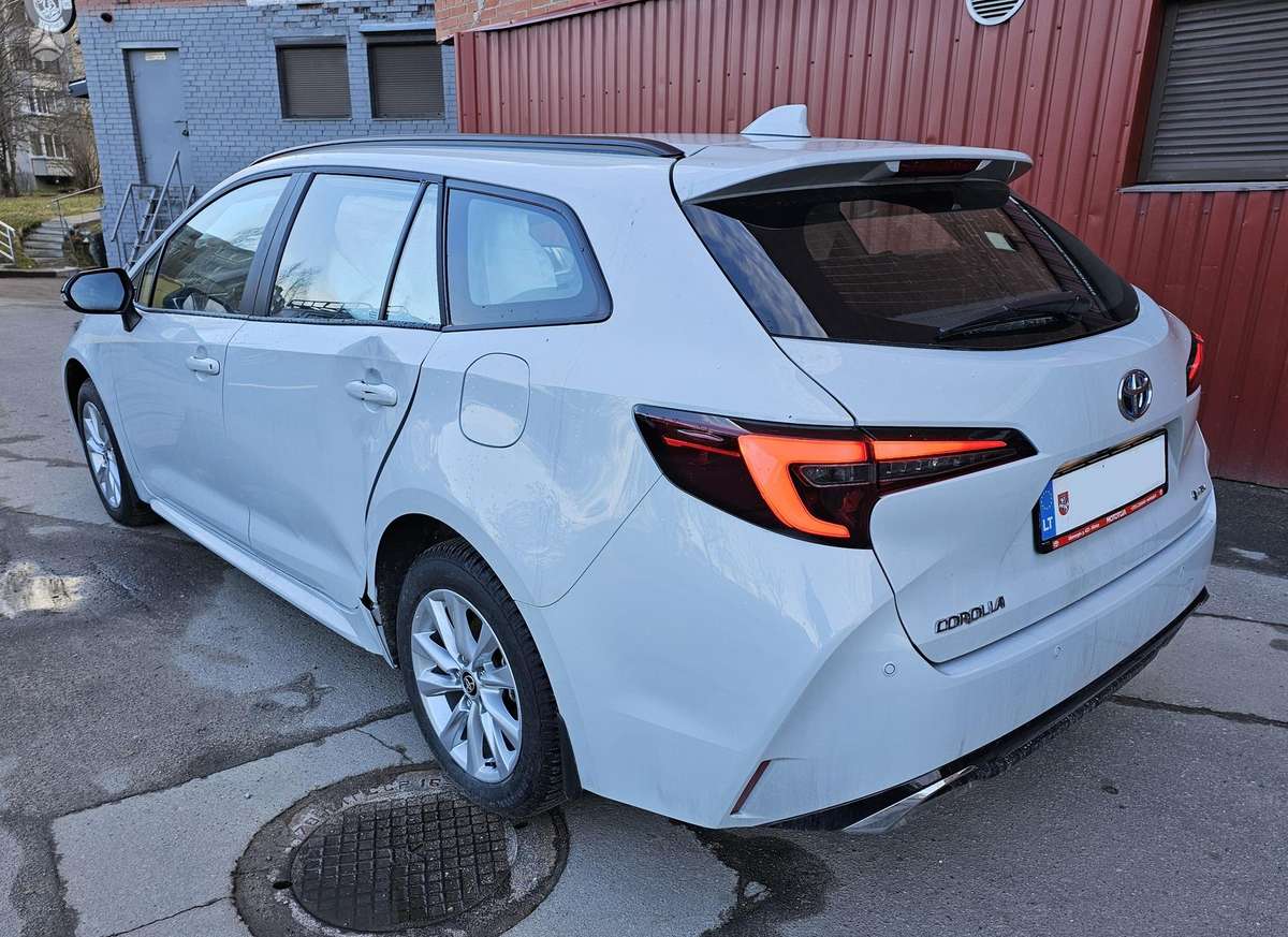 Toyota Corolla - 4
