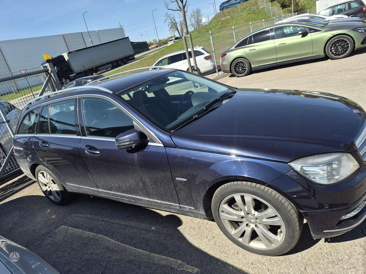 Mercedes-Benz C220, 2010