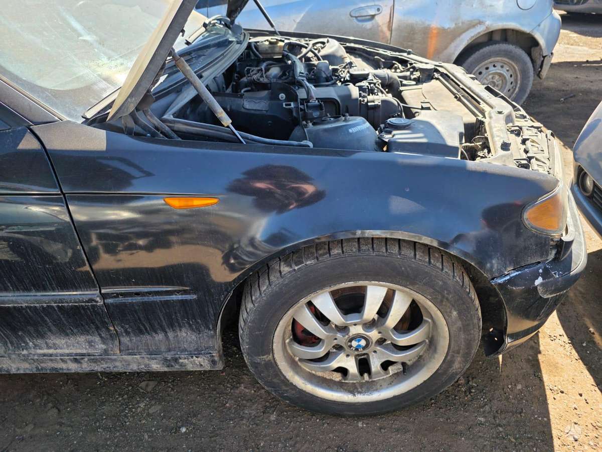 BMW 320 for parts