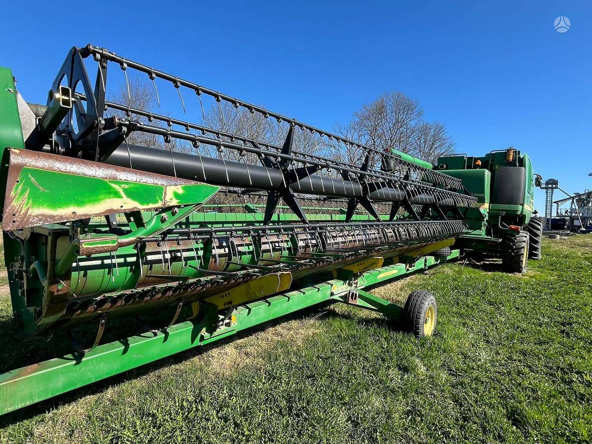 John Deere T670, combine harvesters