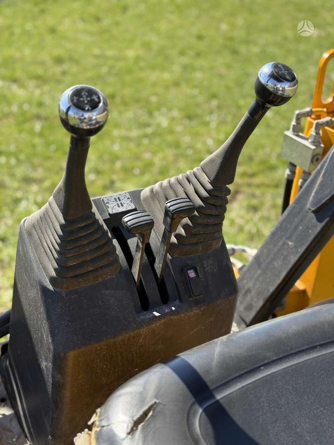 JCB Mini 4X4, mini iekrāvēji