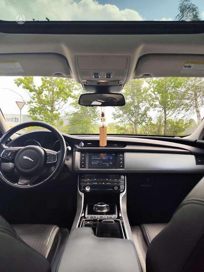 Jaguar XF, 2.0 l., Седан